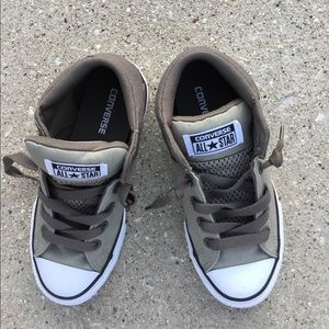 Convers sneakers size 2Y